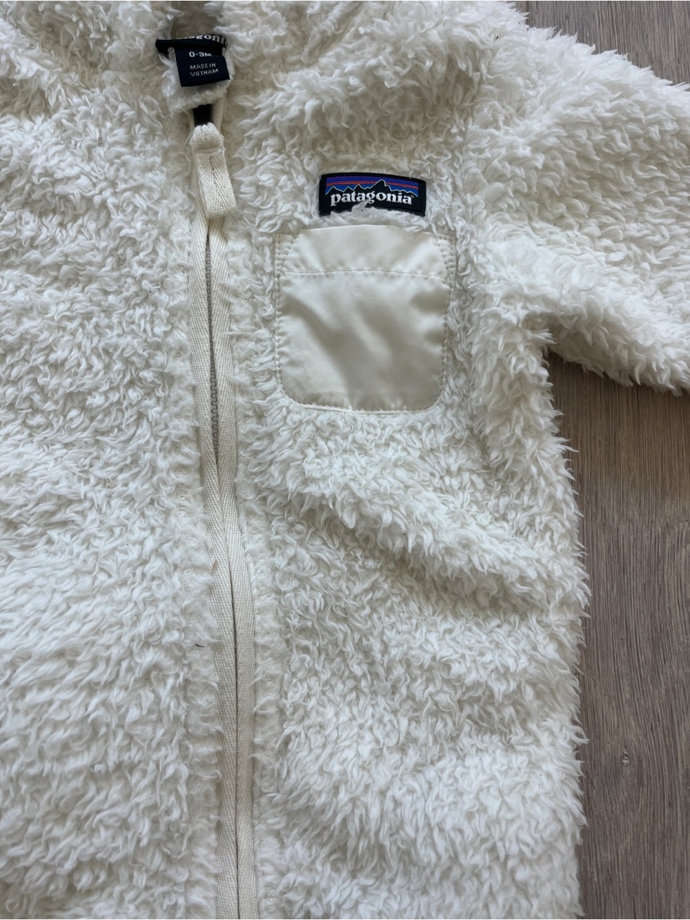 Patagonia Birch White Baby Furry Friends Fleece Bunting - Picture 4 of 8